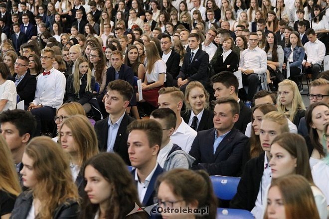 Rozpoczęcie roku szkolnego w I Liceum Ogólnokształcącym [04.09.2017] - zdjęcie #34 - eOstroleka.pl