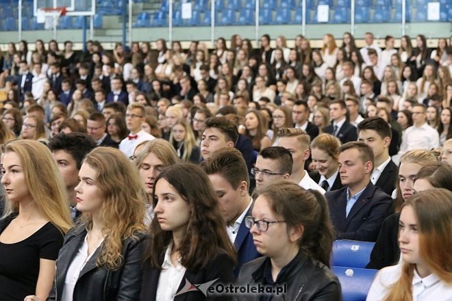 Rozpoczęcie roku szkolnego w I Liceum Ogólnokształcącym [04.09.2017] - zdjęcie #41 - eOstroleka.pl