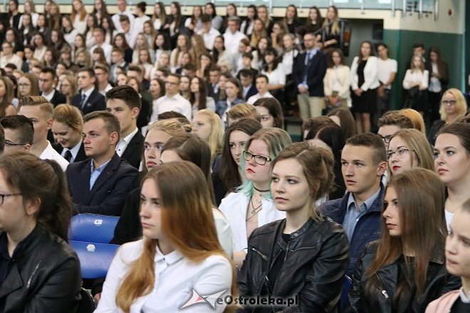 Rozpoczęcie roku szkolnego w I Liceum Ogólnokształcącym [04.09.2017] - zdjęcie #42 - eOstroleka.pl