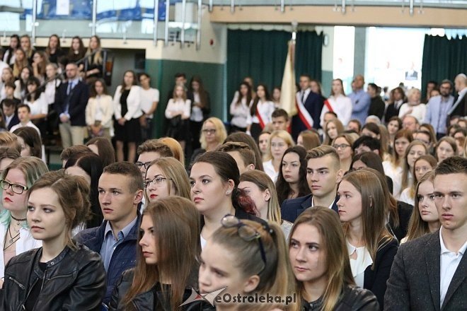 Rozpoczęcie roku szkolnego w I Liceum Ogólnokształcącym [04.09.2017] - zdjęcie #43 - eOstroleka.pl