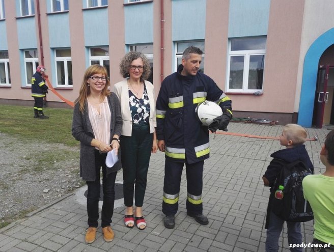 Ewakuacja w szkole w Dylewie [19.09.2017] - zdjęcie #11 - eOstroleka.pl