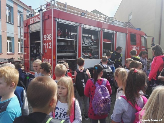 Ewakuacja w szkole w Dylewie [19.09.2017] - zdjęcie #13 - eOstroleka.pl