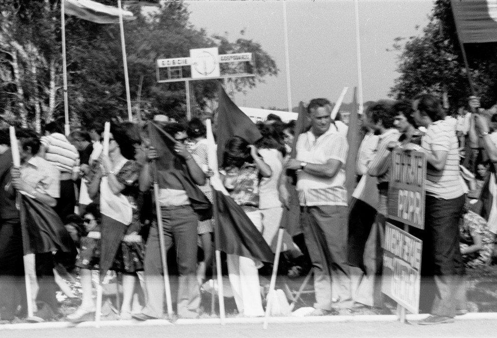 Manifestacja na stadionie w związku z protestem robotniczych w Radomiu i Ursusie - 28.VI.1976 r. - zdjęcie #4 - eOstroleka.pl
