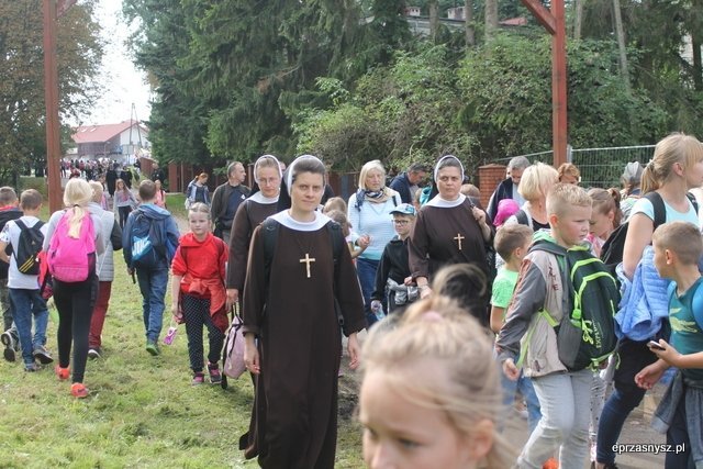 35. Ogólnopolska Pielgrzymka Dzieci i Młodzieży do Rostkowa [ZDJĘCIA] - zdjęcie #21 - eOstroleka.pl
