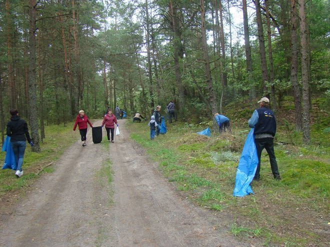 Akcja Sprzątania Świata w gminie Olszewo-Borki [ZDJĘCIA] - zdjęcie #2 - eOstroleka.pl