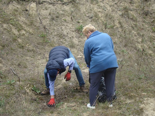 Akcja Sprzątania Świata w gminie Olszewo-Borki [ZDJĘCIA] - zdjęcie #16 - eOstroleka.pl