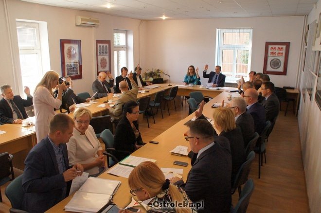 XXXVII sesja rady Powiatu w Ostrołęce [29.09.2017] - zdjęcie #34 - eOstroleka.pl