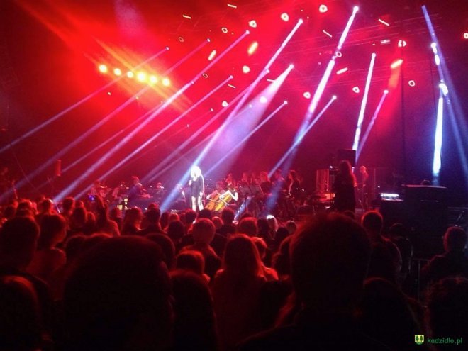Chórzystki i chórzyści z Kadzidła na koncercie poświęconym Michaelowi Jacksonowi [ZDJĘCIA] - zdjęcie #3 - eOstroleka.pl