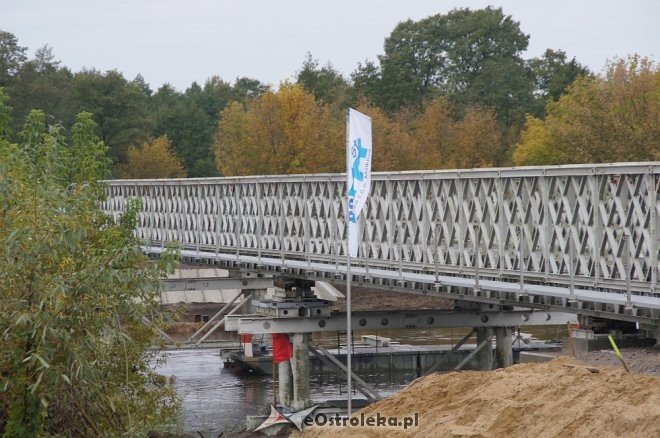 Ostrołęka: Budowa tymczasowego mostu bez opóźnień [ZDJĘCIA] - zdjęcie #12 - eOstroleka.pl