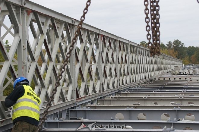 Ostrołęka: Budowa tymczasowego mostu bez opóźnień [ZDJĘCIA] - zdjęcie #21 - eOstroleka.pl