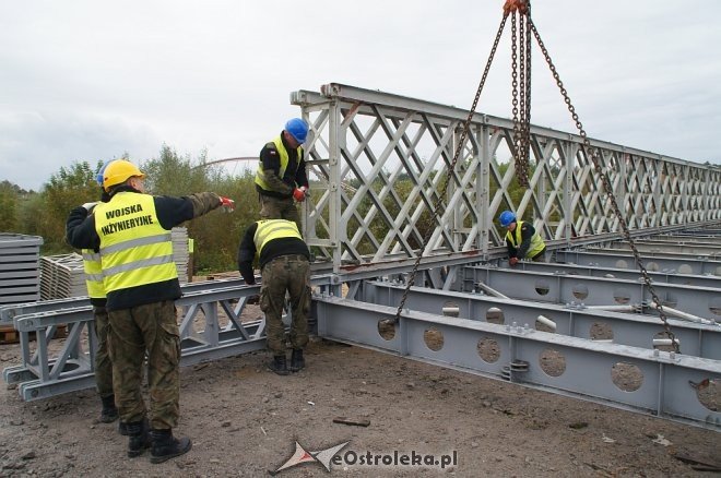 Ostrołęka: Budowa tymczasowego mostu bez opóźnień [ZDJĘCIA] - zdjęcie #31 - eOstroleka.pl