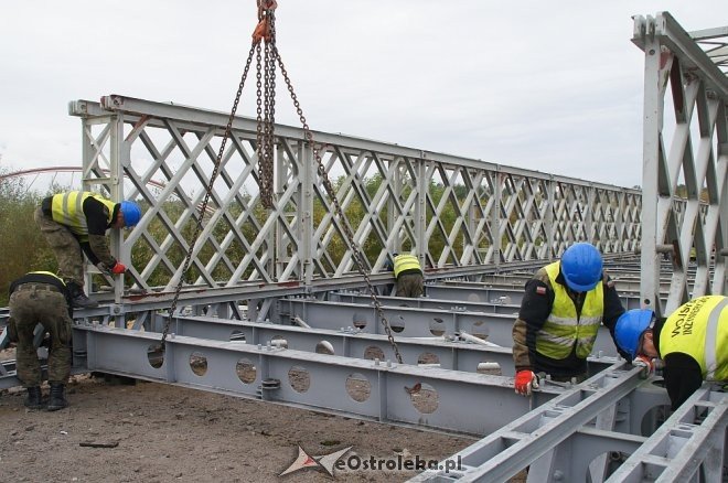 Ostrołęka: Budowa tymczasowego mostu bez opóźnień [ZDJĘCIA] - zdjęcie #37 - eOstroleka.pl