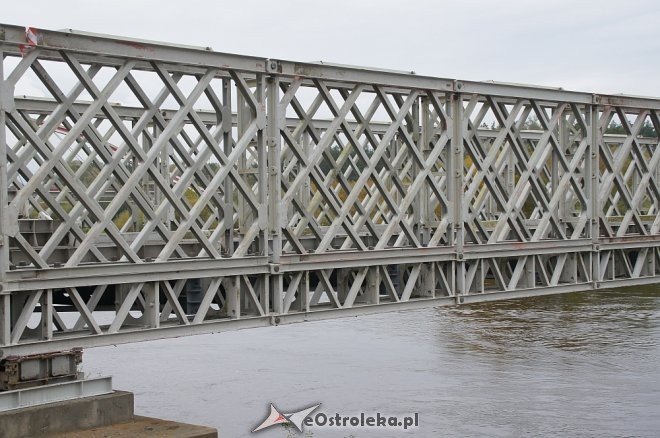 Ostrołęka: Budowa tymczasowego mostu bez opóźnień [ZDJĘCIA] - zdjęcie #42 - eOstroleka.pl