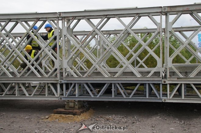 Ostrołęka: Budowa tymczasowego mostu bez opóźnień [ZDJĘCIA] - zdjęcie #48 - eOstroleka.pl