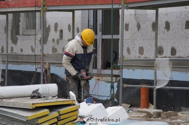 Budowa bloku na osiedlu OTBS wkroczyła w kolejny etap [ZDJĘCIA] - zdjęcie #10 - eOstroleka.pl