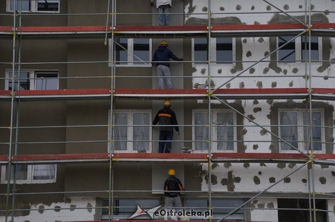 Budowa bloku na osiedlu OTBS wkroczyła w kolejny etap [ZDJĘCIA] - zdjęcie #18 - eOstroleka.pl
