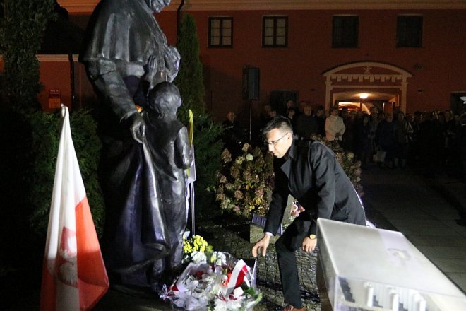 Dzień patrona Ostrołęki - św. Jana Pawła II [16.10.2017] - zdjęcie #1 - eOstroleka.pl