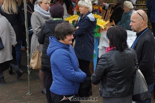 Ostrołęka: Miejskie obchody Międzynarodowego Dnia Walki z Ubóstwem [ZDJĘCIA] - zdjęcie #21 - eOstroleka.pl