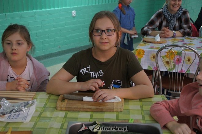 Uczniowie „piątki” wiedzą więcej o zdrowym odżywianiu [ZDJĘCIA] - zdjęcie #7 - eOstroleka.pl