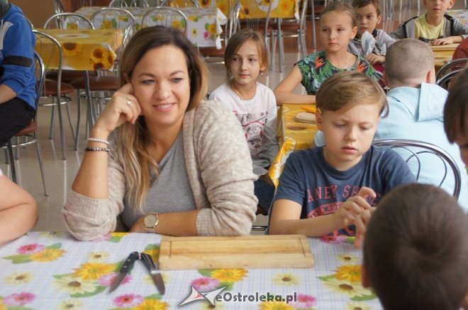 Uczniowie „piątki” wiedzą więcej o zdrowym odżywianiu [ZDJĘCIA] - zdjęcie #16 - eOstroleka.pl