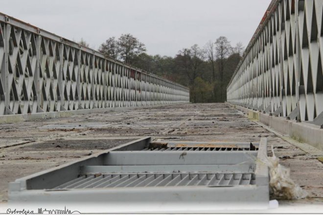 Ostrołęka: Obie nitki tymczasowego mostu już gotowe [ZDJĘCIA] - zdjęcie #1 - eOstroleka.pl
