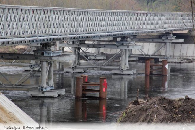 Ostrołęka: Obie nitki tymczasowego mostu już gotowe [ZDJĘCIA] - zdjęcie #9 - eOstroleka.pl