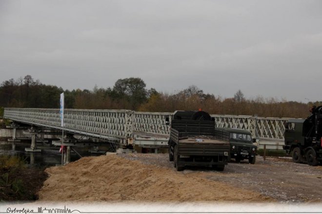 Ostrołęka: Obie nitki tymczasowego mostu już gotowe [ZDJĘCIA] - zdjęcie #14 - eOstroleka.pl