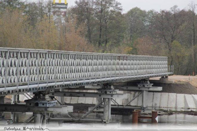 Ostrołęka: Obie nitki tymczasowego mostu już gotowe [ZDJĘCIA] - zdjęcie #15 - eOstroleka.pl
