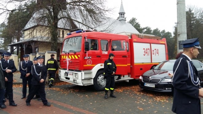 Strażacy ochotnicy z Żerania Małego dostali nowy wóz ratowniczo-gaśniczy [ZDJĘCIA] - zdjęcie #6 - eOstroleka.pl