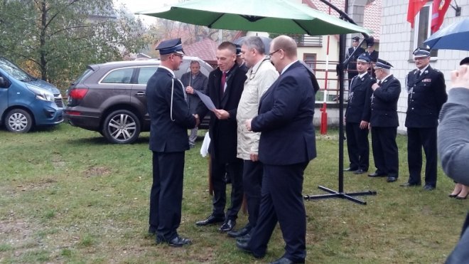 Strażacy ochotnicy z Żerania Małego dostali nowy wóz ratowniczo-gaśniczy [ZDJĘCIA] - zdjęcie #26 - eOstroleka.pl