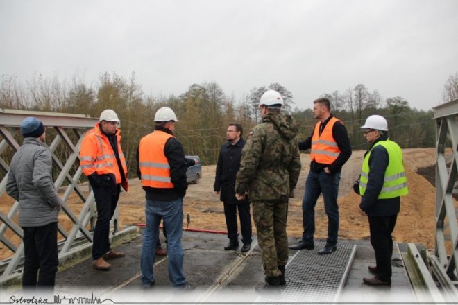 Budowa mostu tymczasowego. Saperzy zameldowali wykonanie zadania [ZDJĘCIA] - zdjęcie #8 - eOstroleka.pl