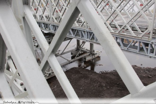 Budowa mostu tymczasowego. Saperzy zameldowali wykonanie zadania [ZDJĘCIA] - zdjęcie #10 - eOstroleka.pl