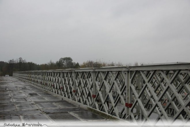 Budowa mostu tymczasowego. Saperzy zameldowali wykonanie zadania [ZDJĘCIA] - zdjęcie #16 - eOstroleka.pl