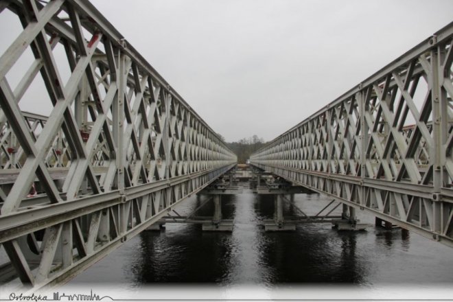 Budowa mostu tymczasowego. Saperzy zameldowali wykonanie zadania [ZDJĘCIA] - zdjęcie #19 - eOstroleka.pl