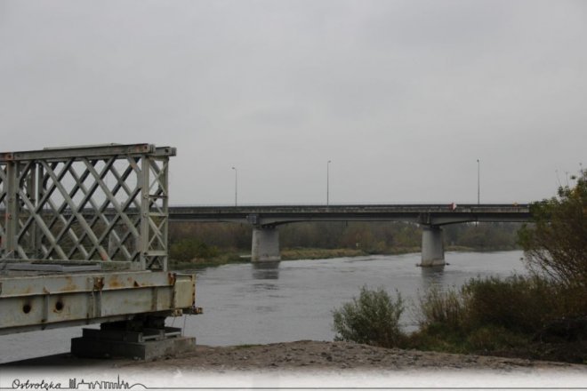 Budowa mostu tymczasowego. Saperzy zameldowali wykonanie zadania [ZDJĘCIA] - zdjęcie #22 - eOstroleka.pl