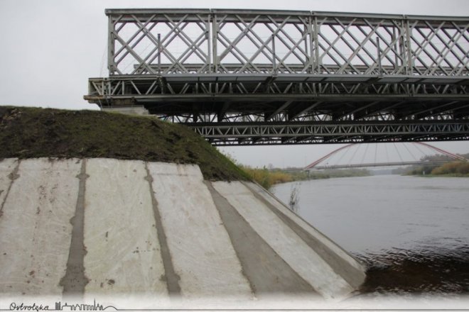 Budowa mostu tymczasowego. Saperzy zameldowali wykonanie zadania [ZDJĘCIA] - zdjęcie #26 - eOstroleka.pl