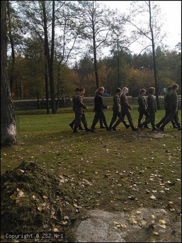 Młodzi „Czwartacy” ćwiczyli musztrę na Fortach Bema [ZDJĘCIA] - zdjęcie #4 - eOstroleka.pl
