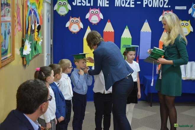 Pasowanie na ucznia w Szkole Podstawowej w Glebie [ZDJĘCIA] - zdjęcie #3 - eOstroleka.pl