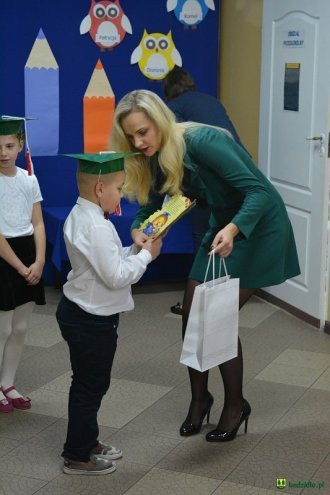 Pasowanie na ucznia w Szkole Podstawowej w Glebie [ZDJĘCIA] - zdjęcie #12 - eOstroleka.pl
