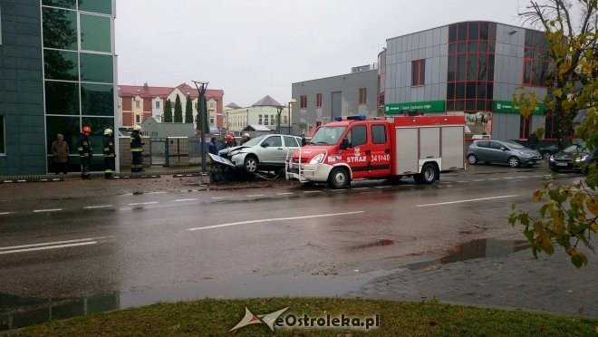Staranował parkomat w centrum Ostrołęki [ZDJĘCIA] - zdjęcie #9 - eOstroleka.pl