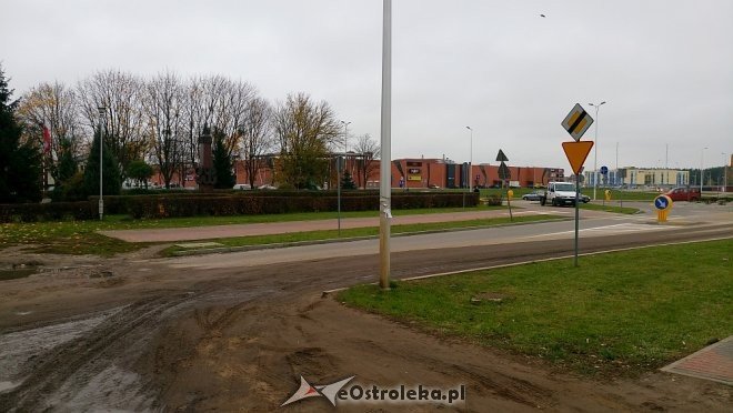 Ruszyły prace związane z budową ulicy Dobrzańskiego [ZDJĘCIA] - zdjęcie #2 - eOstroleka.pl