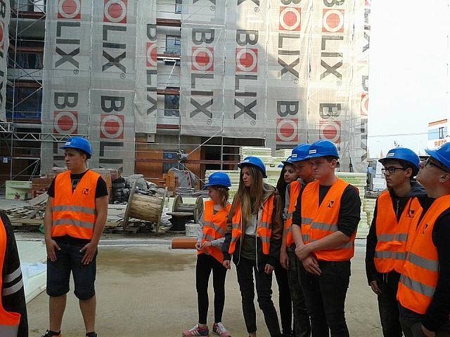 Edukacyjna wycieczka na budowę warszawskich apartamentowców [08.10.2017] - zdjęcie #3 - eOstroleka.pl