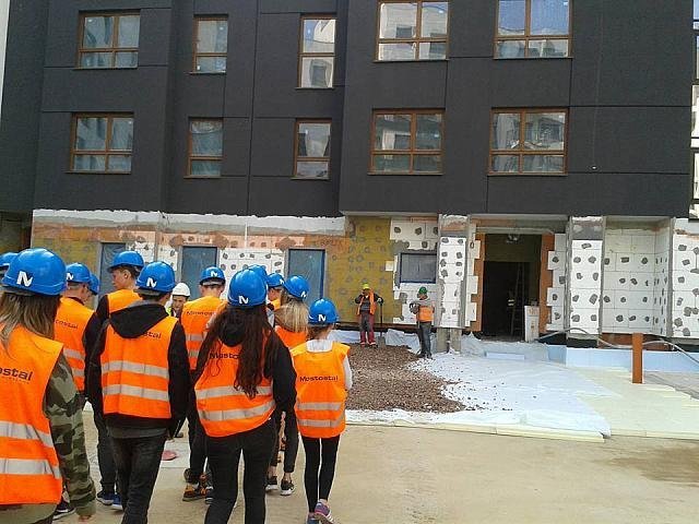 Edukacyjna wycieczka na budowę warszawskich apartamentowców [08.10.2017] - zdjęcie #4 - eOstroleka.pl