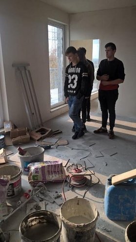 Edukacyjna wycieczka na budowę warszawskich apartamentowców [08.10.2017] - zdjęcie #11 - eOstroleka.pl