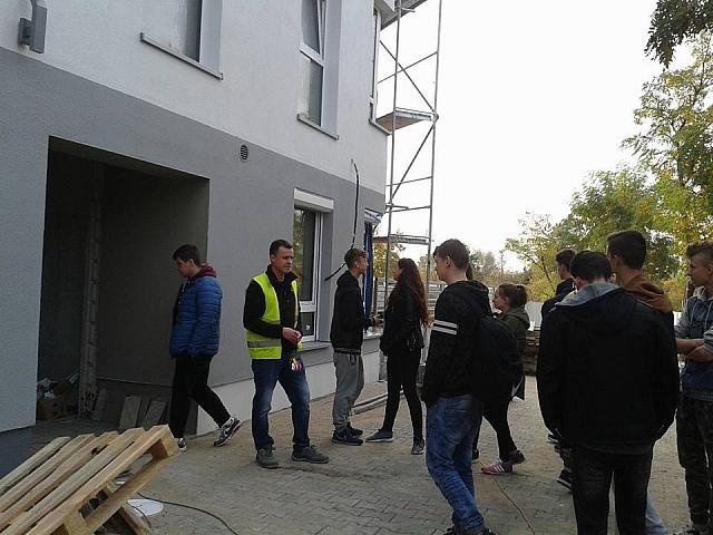 Edukacyjna wycieczka na budowę warszawskich apartamentowców [08.10.2017] - zdjęcie #20 - eOstroleka.pl