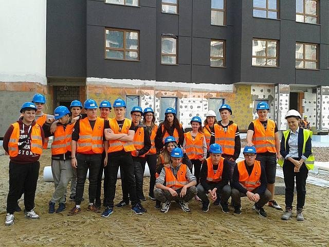 Edukacyjna wycieczka na budowę warszawskich apartamentowców [08.10.2017] - zdjęcie #21 - eOstroleka.pl