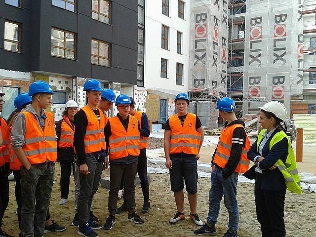 Edukacyjna wycieczka na budowę warszawskich apartamentowców [08.10.2017] - zdjęcie #22 - eOstroleka.pl