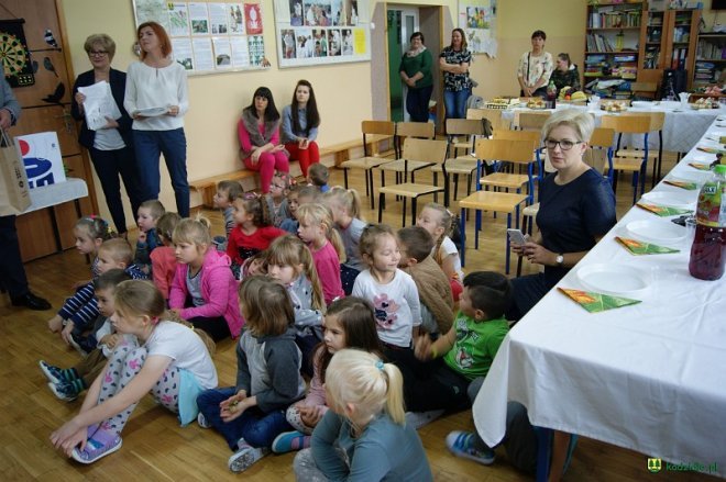 Pasowanie na ucznia w „chudkowskiej” podstawówce [ZDJĘCIA] - zdjęcie #4 - eOstroleka.pl