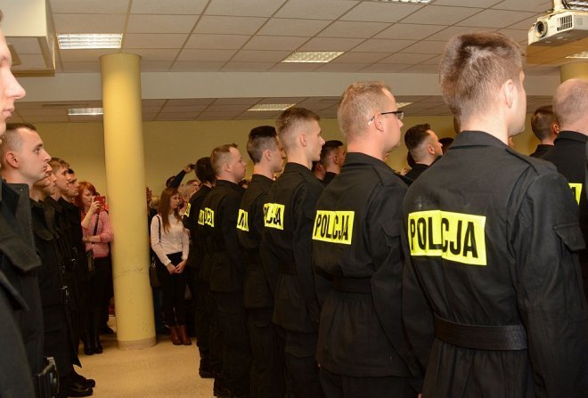Ślubowanie nowo przyjętych policjantów w KWP Radom [10.11.2017] - zdjęcie #6 - eOstroleka.pl