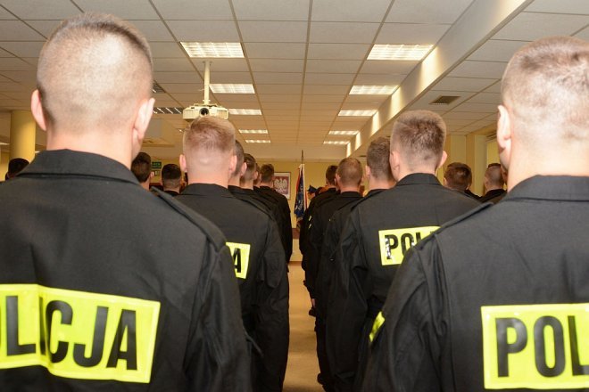 Ślubowanie nowo przyjętych policjantów w KWP Radom [10.11.2017] - zdjęcie #8 - eOstroleka.pl
